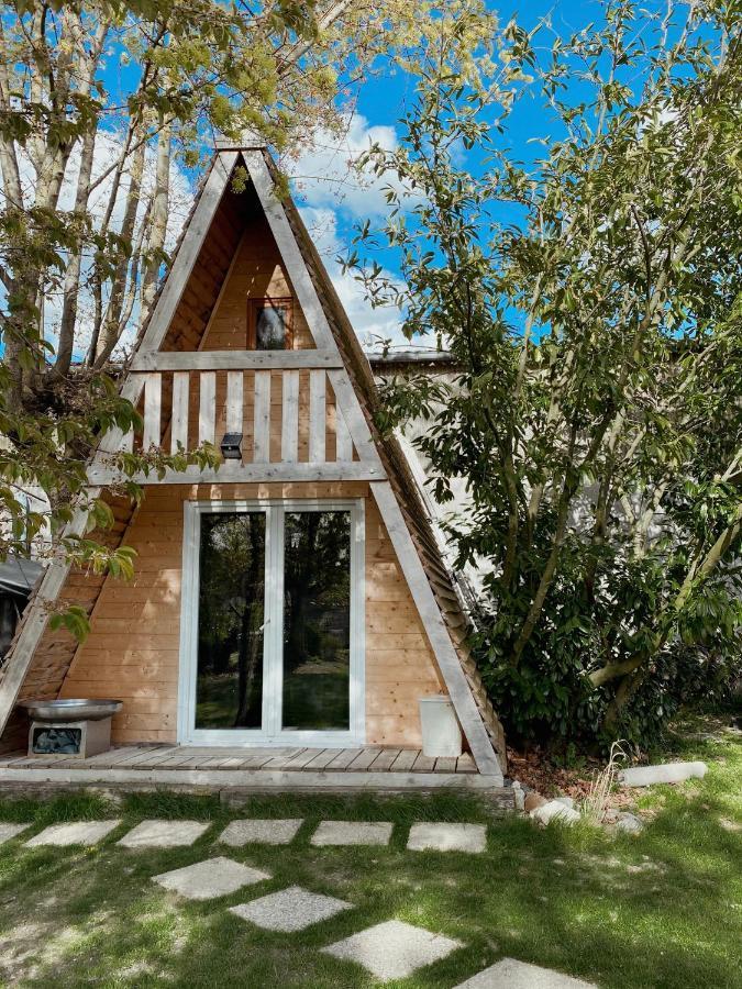 Le Chalet Tipi Avec Jacuzzi Et Jardin Troyes Luaran gambar