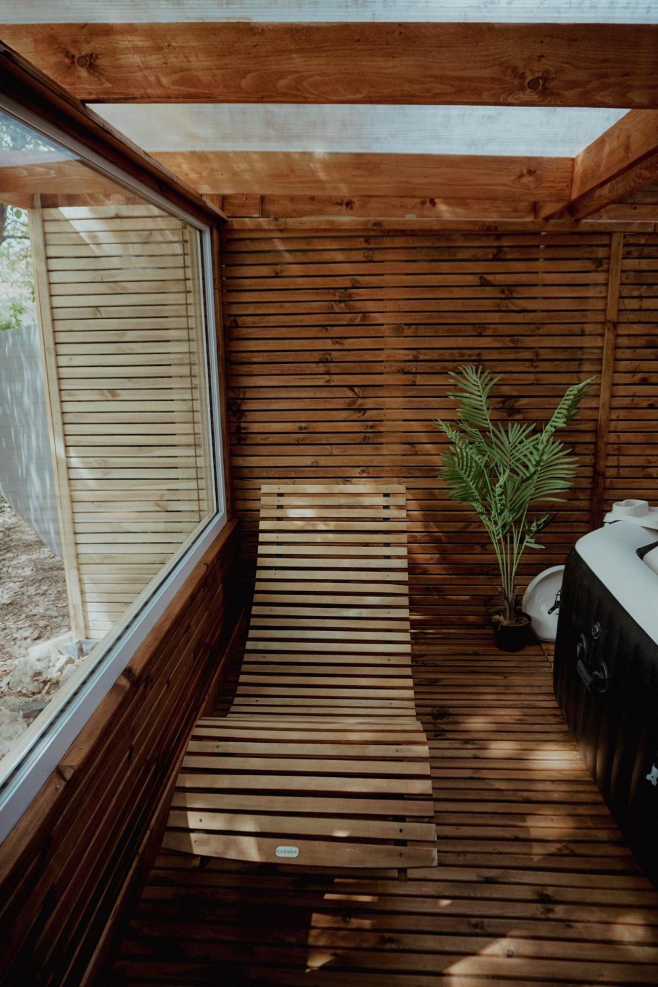Le Chalet Tipi Avec Jacuzzi Et Jardin Troyes Luaran gambar